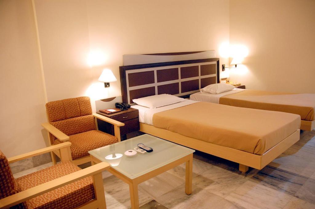 Hotel Abu Palace Chennai Room photo
