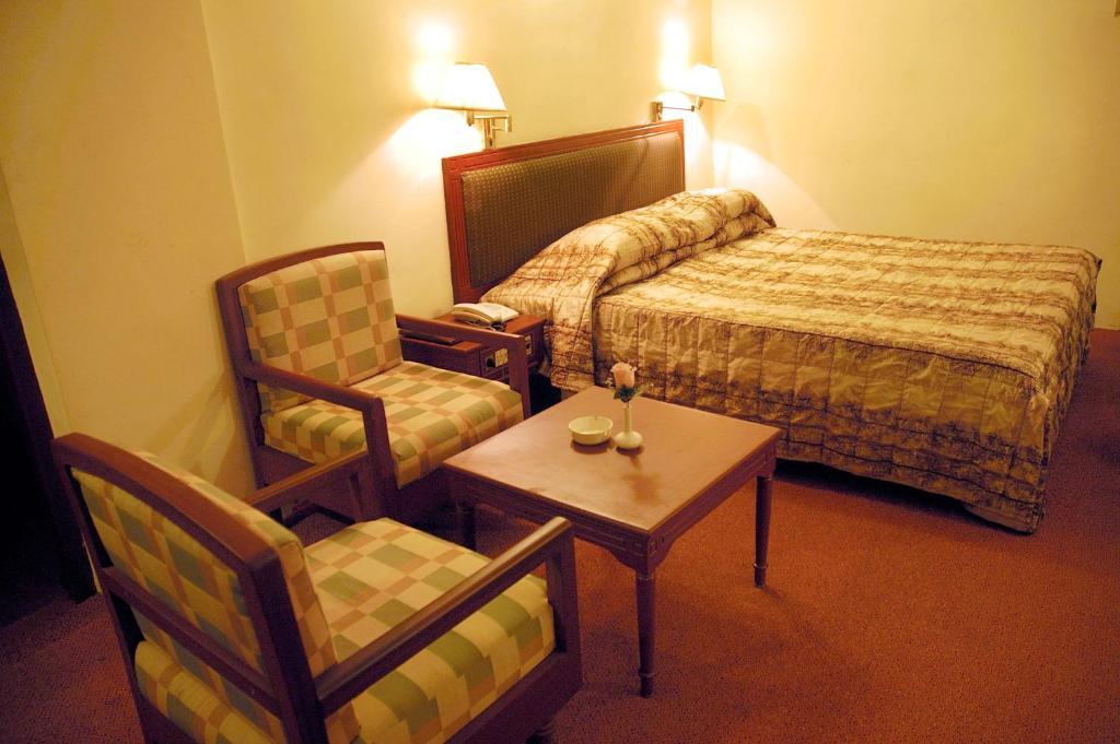 Hotel Abu Palace Chennai Room photo