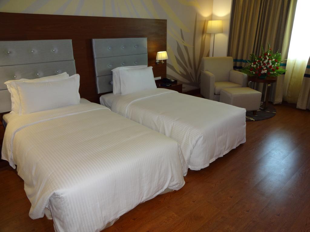 Hotel Abu Palace Chennai Room photo