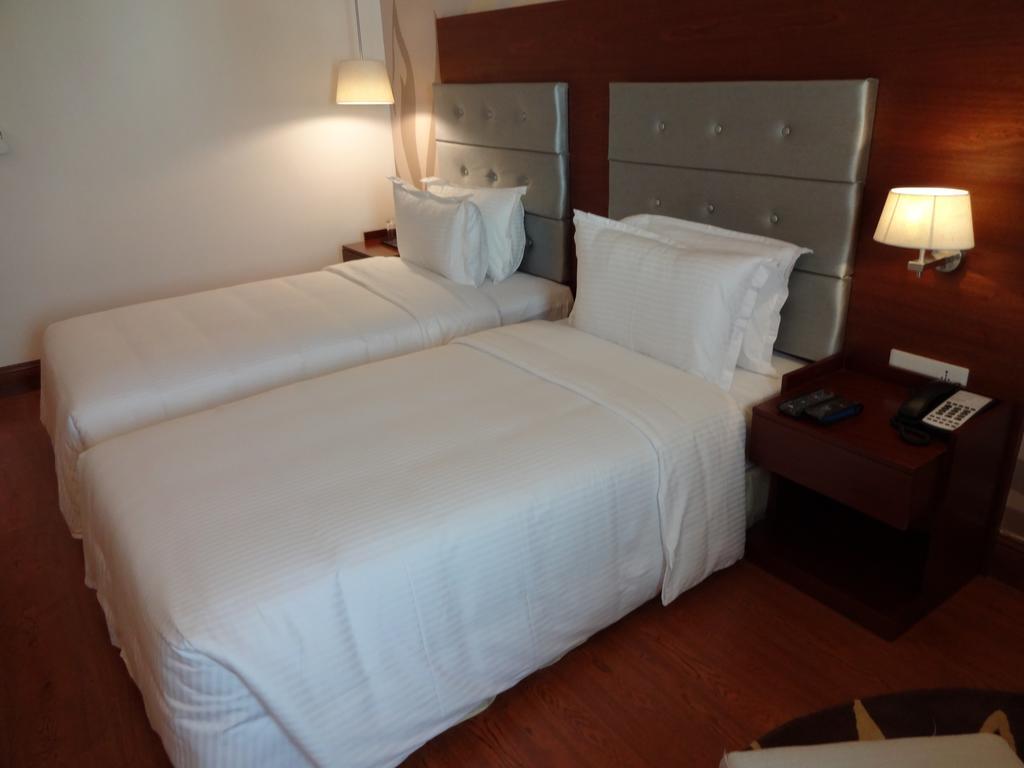 Hotel Abu Palace Chennai Room photo