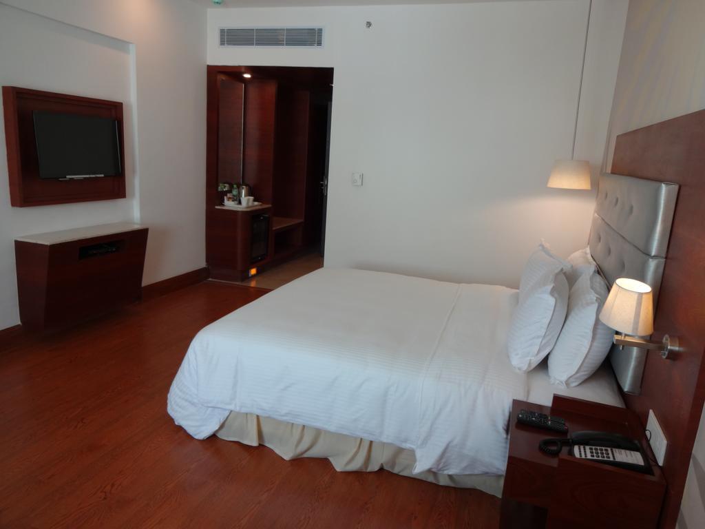 Hotel Abu Palace Chennai Exterior photo