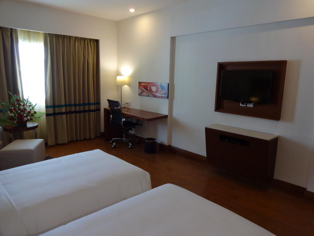 Hotel Abu Palace Chennai Exterior photo